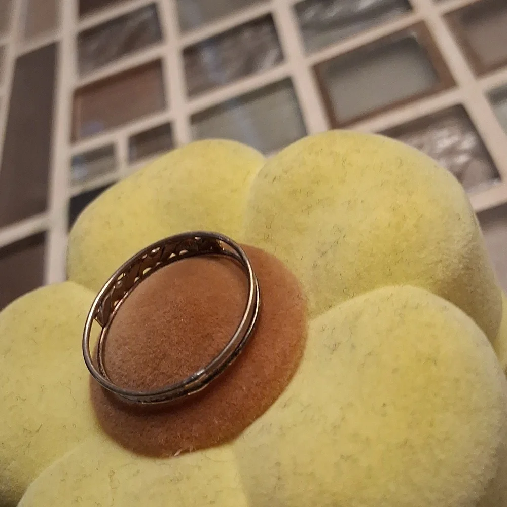 Elegant Silver and Gold Women's Ring